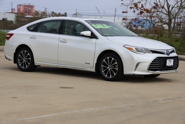 2017 Toyota Avalon Hybrid XLE Plus