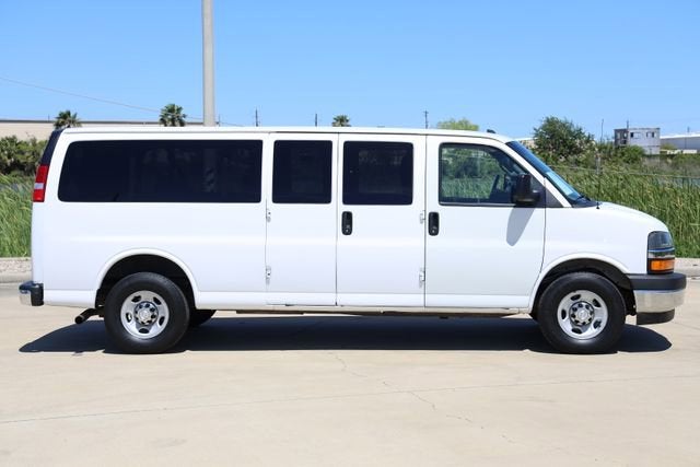 2017 Chevrolet Express Passenger 3500 LT