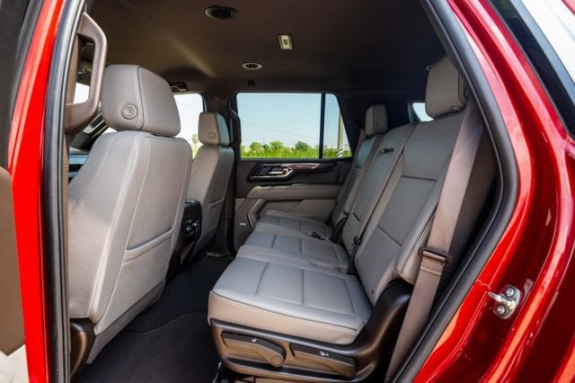 2025 GMC Yukon Elevation