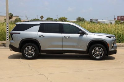 2024 Chevrolet Traverse LT