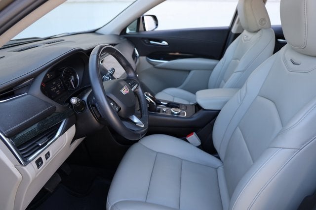 2022 Cadillac XT4 Premium Luxury