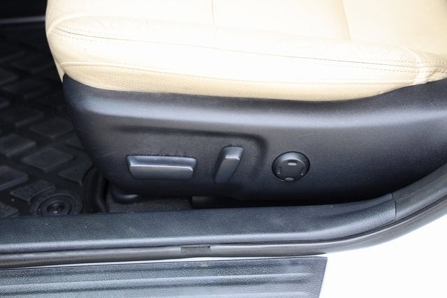 2017 Toyota Avalon Hybrid XLE Plus