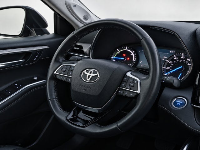 2021 Toyota Highlander Hybrid Platinum