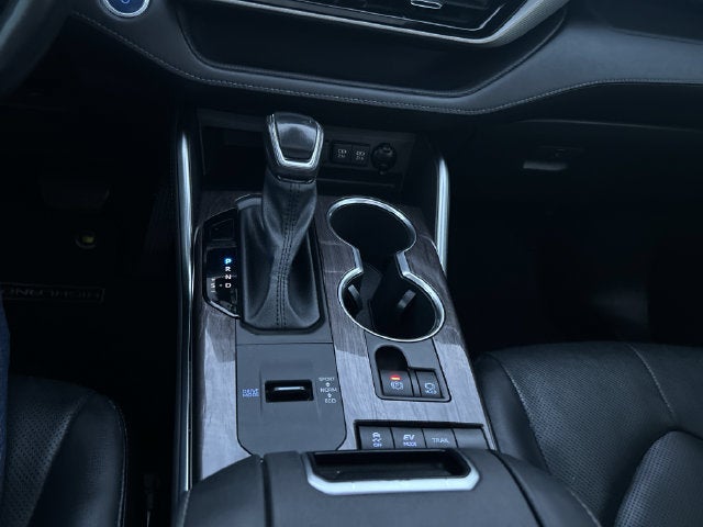 2021 Toyota Highlander Hybrid Platinum