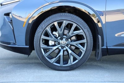 2025 Toyota Crown Signia XLE