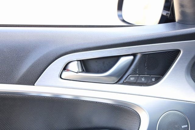 2020 Genesis G70 2.0T