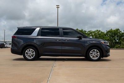 2023 Kia Carnival LX