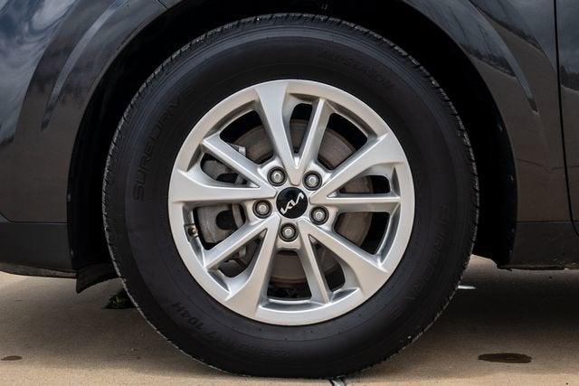 2023 Kia Carnival LX