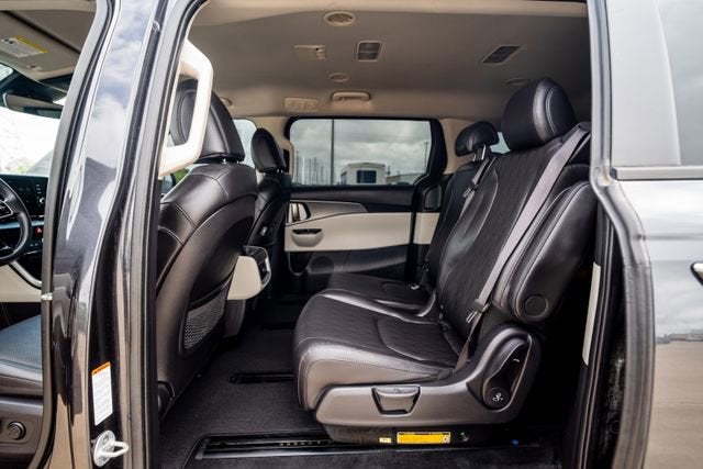 2023 Kia Carnival LX