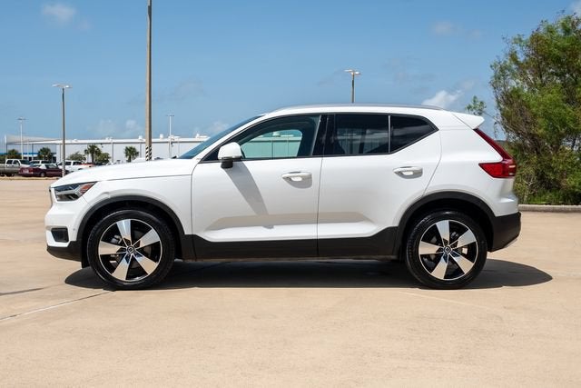 2019 Volvo XC40 Momentum