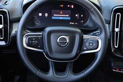 2025 Volvo XC40 Core Bright Theme