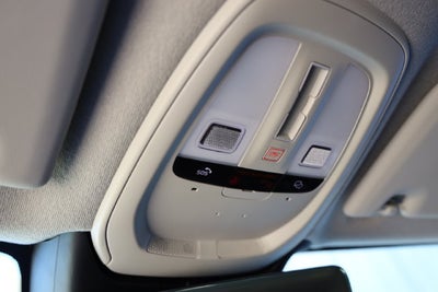 2025 Volvo XC40 Core Bright Theme